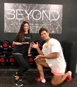 フィットネスビキニ日本２連覇中のKyo Saeさんとカップルベンチプレスしたよん