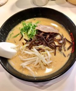 博多ラーメンの大食いで伝説を作ろうとした挙句、嘔吐した話